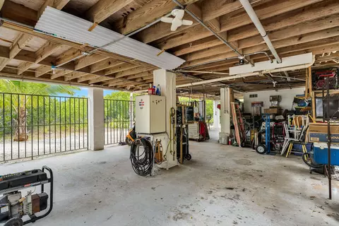 Exterior - 175 E Cahill Ct, Big Pine Key, FL 33043 photo 11 of 14