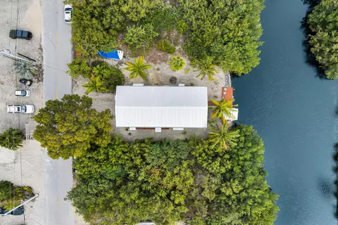 View/Area - 175 E Cahill Ct, Big Pine Key, FL 33043 photo 11 of 17