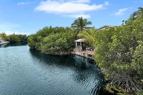 View/Area - 175 E Cahill Ct, Big Pine Key, FL 33043 photo 2 of 17