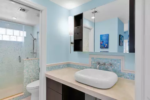 Bath - 112 Tequesta St, Tavernier, FL 33070 photo 1 of 5