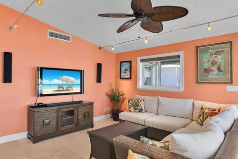 Living - 112 Tequesta St, Tavernier, FL 33070 photo 3 of 7