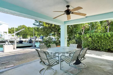 Exterior - 112 Tequesta St, Tavernier, FL 33070 photo 7 of 8
