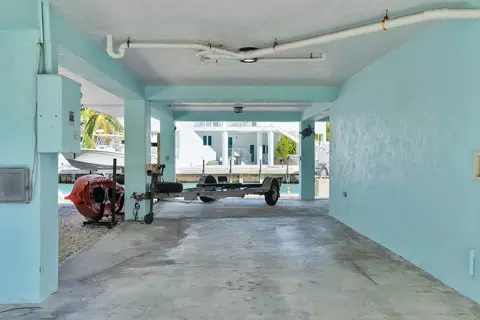 Exterior - 112 Tequesta St, Tavernier, FL 33070 photo 6 of 8