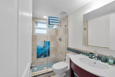 Bath - 112 Tequesta St, Tavernier, FL 33070 photo 5 of 5