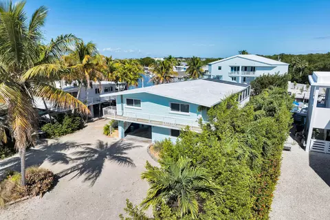 Exterior - 112 Tequesta St, Tavernier, FL 33070 photo 3 of 8