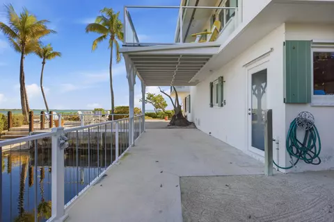 Exterior - 17249 E Bonefish Ln, Sugarloaf Key, FL 33042 photo 15 of 36