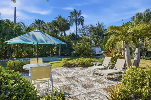 Exterior - 17249 E Bonefish Ln, Sugarloaf Key, FL 33042 photo 9 of 36