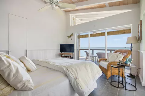 Bedroom - 17249 E Bonefish Ln, Sugarloaf Key, FL 33042 photo 3 of 13