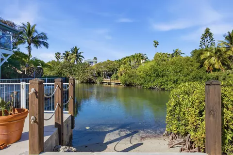 View/Area - 17249 E Bonefish Ln, Sugarloaf Key, FL 33042 photo 2 of 14