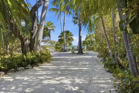 Exterior - 17249 E Bonefish Ln, Sugarloaf Key, FL 33042 photo 3 of 36