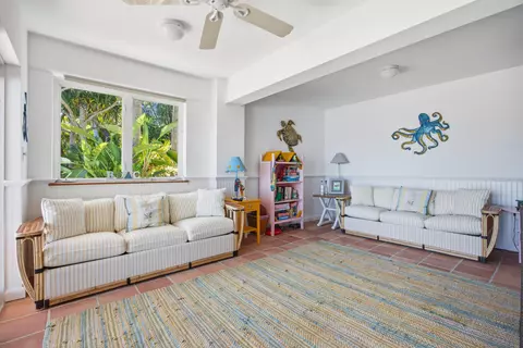 Living - 17249 E Bonefish Ln, Sugarloaf Key, FL 33042 photo 5 of 7