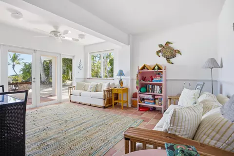 Living - 17249 E Bonefish Ln, Sugarloaf Key, FL 33042 photo 6 of 7