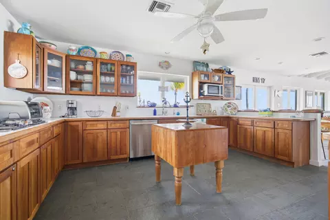 Kitchen - 17249 E Bonefish Ln, Sugarloaf Key, FL 33042 photo 2 of 4