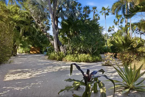 Exterior - 17249 E Bonefish Ln, Sugarloaf Key, FL 33042 photo 22 of 36