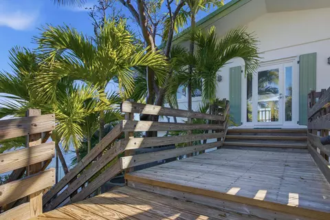 Exterior - 17249 E Bonefish Ln, Sugarloaf Key, FL 33042 photo 24 of 36