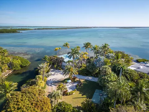 View/Area - 17249 E Bonefish Ln, Sugarloaf Key, FL 33042 photo 9 of 14