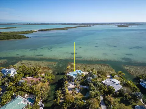 View/Area - 17249 E Bonefish Ln, Sugarloaf Key, FL 33042 photo 5 of 14