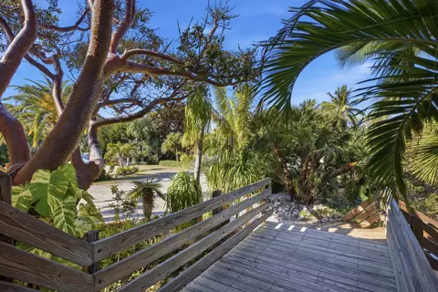 Exterior - 17249 E Bonefish Ln, Sugarloaf Key, FL 33042 photo 13 of 36