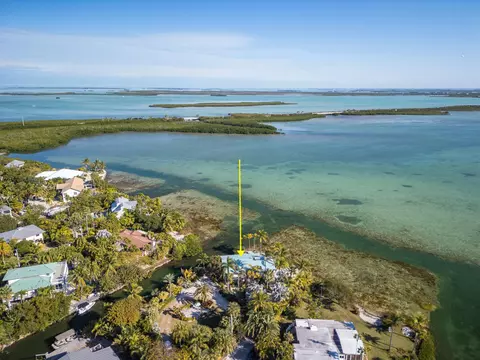 View/Area - 17249 E Bonefish Ln, Sugarloaf Key, FL 33042 photo 6 of 14