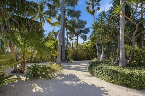 Exterior - 17249 E Bonefish Ln, Sugarloaf Key, FL 33042 photo 21 of 36