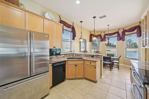 Kitchen - 709 Blackmoor Gate Ln, Other, FL 32619 photo 4 of 4