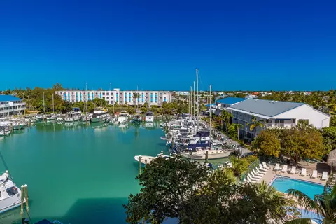 2000 Coco Plum Dr #504, Marathon, FL 33050