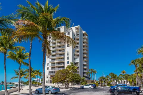 Exterior - 2000 Coco Plum Dr #201, Marathon, FL 33050 photo 4 of 8