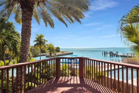 42 Treasure Rd, Marathon, FL 33050