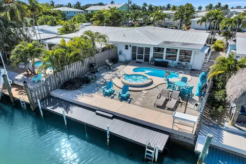 230 11th St, Marathon, FL 33050