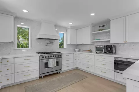 Kitchen - Undisclosed, Key Largo, FL 33037 photo 2 of 6