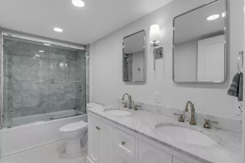 Bath - Undisclosed, Key Largo, FL 33037 photo 1 of 4