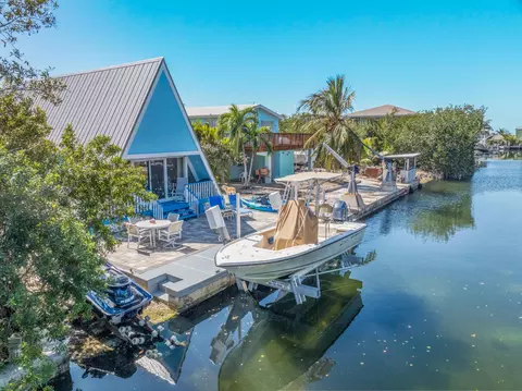 29073 Iris Dr, Big Pine Key, FL 33043 photo 3