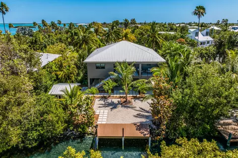 17215 E Bonita Ln, Sugarloaf, FL 33042
