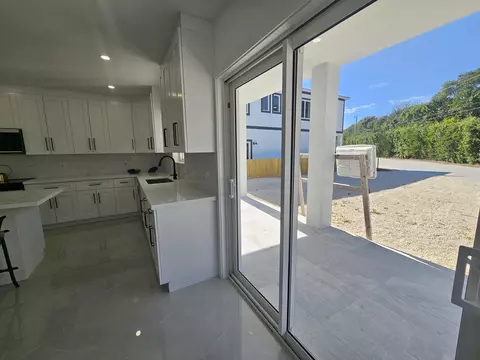 Kitchen - 2 Buttonwood Dr, Key Largo, FL 33037 photo 4 of 4