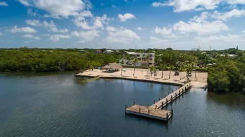 View/Area - 2 Buttonwood Dr, Key Largo, FL 33037 photo 3 of 4