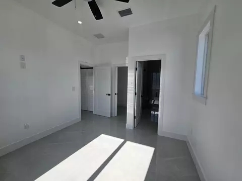 Bedroom - 2 Buttonwood Dr, Key Largo, FL 33037 photo 2 of 6