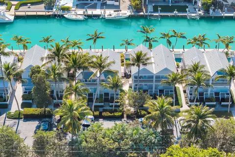 7017 Harbor Village Dr, Marathon, FL 33050