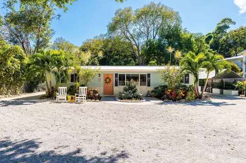 9 Transylvania Ave, Key Largo, FL 33037