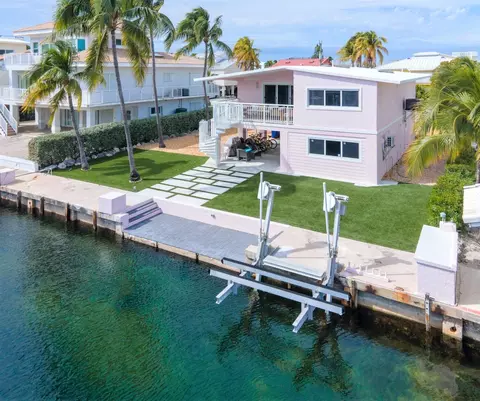 121 Lisbon Ct, Islamorada, FL 33036