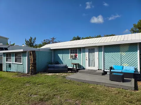 28292 Dorothy Ave, Little Torch Key, FL 33042