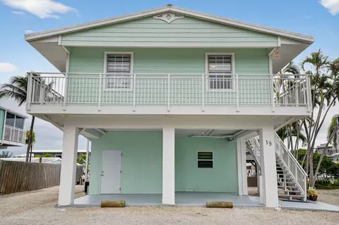19 Mangrove Ln, Key Largo, FL 33037