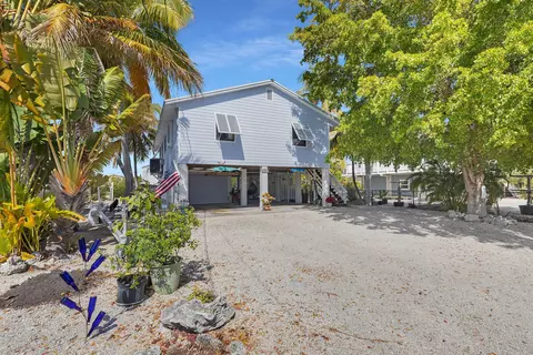 27369 Saint Vincent Ln, Ramrod Key, FL 33042