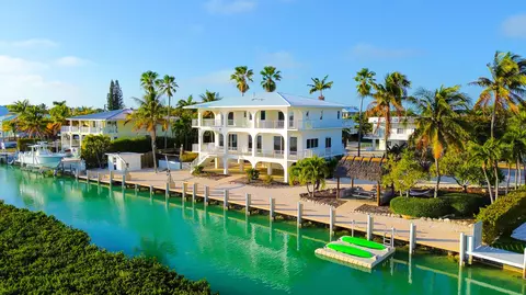 228 W Seaview Cir, Duck Key, FL 33050
