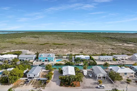 17326 Jamaica Ln, Sugarloaf, FL 33042