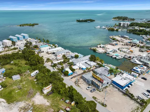 View/Area - 206 12th Street Gulf St, Marathon, FL 33050 photo 5 of 9