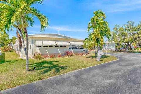 902 S Ruby Dr, Key Largo, FL 33037