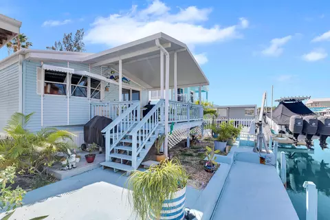 213 Buttonwood Ave, Key Largo, FL 33037