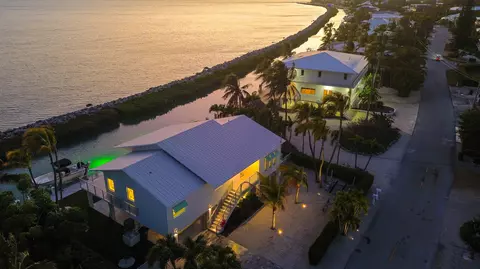 224 W Seaview Cir, Duck Key, FL 33050