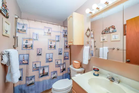 Bath - 29183 Cedar Dr, Big Pine Key, FL 33043 photo 2 of 2