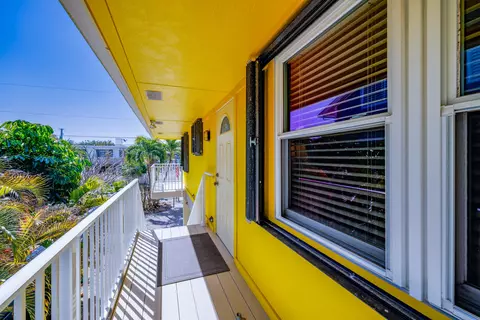 Exterior - 29183 Cedar Dr, Big Pine Key, FL 33043 photo 5 of 12